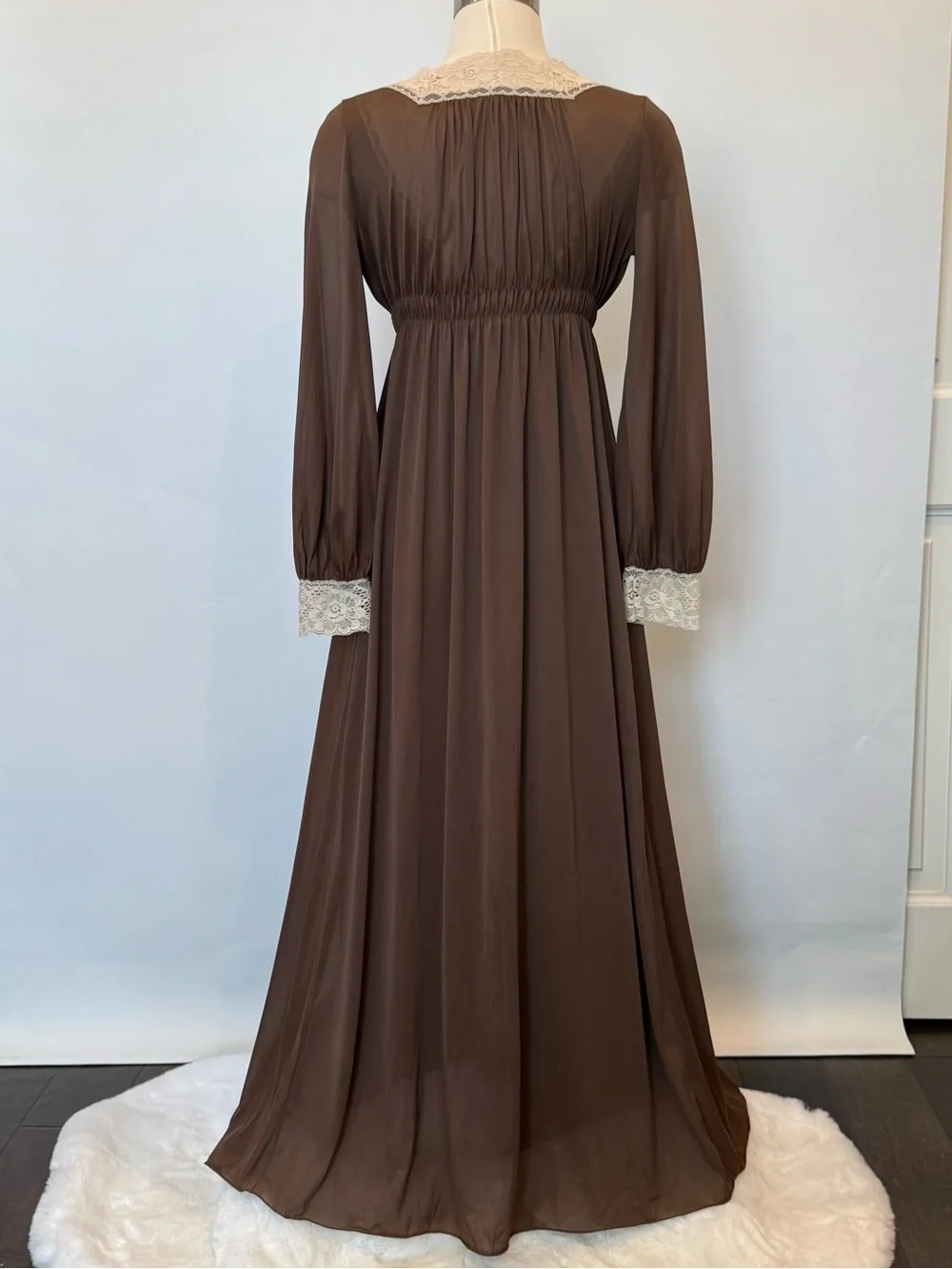 🌺SOLD🌺 Artemis Gossard Brown Silky Satin Lace 60s Empire Maxi Gown Robe 2pc Set - Picture 11 of 13